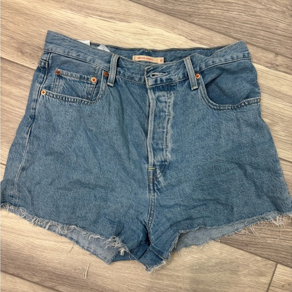 Levi’s Ribcage Denim Shorts - Picture 1 of 6